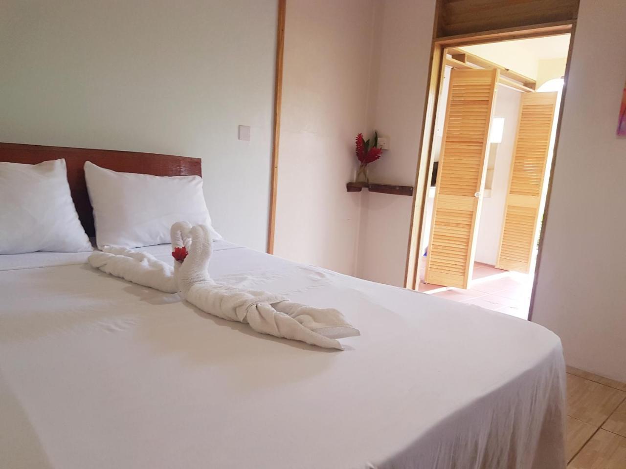 מאריגוט Serenity Lodges Dominica מראה חיצוני תמונה